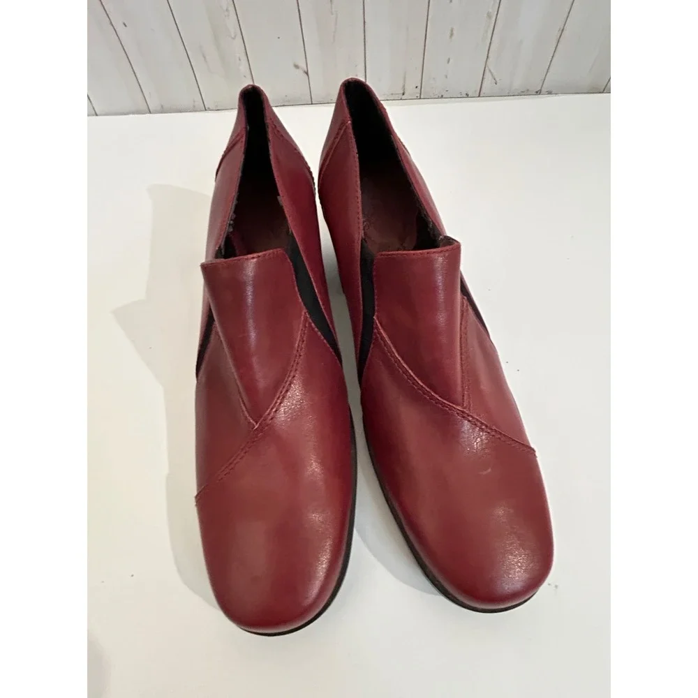 Clarks Womens Burgundy Red Leather Chunk Heel Rubber Sole shoes 70625